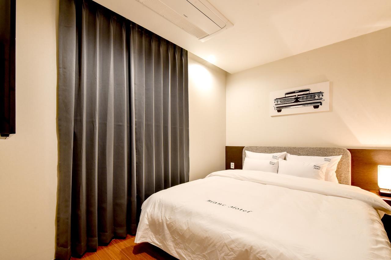 Motel Blanc Business