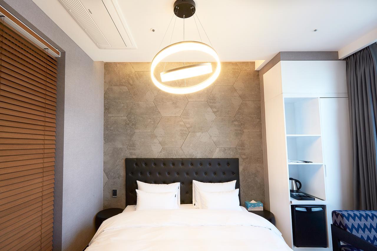 Laon Hotel