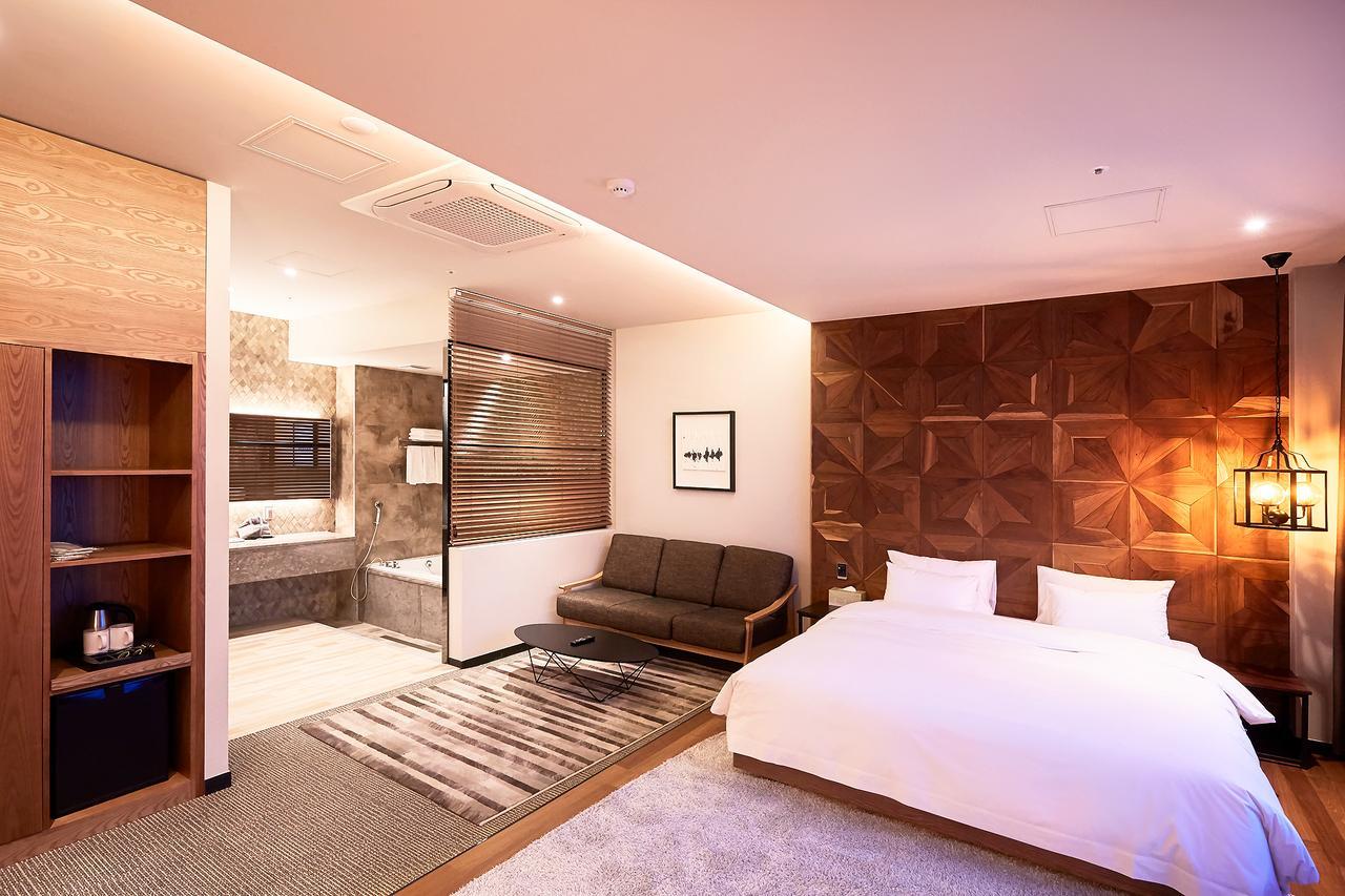 Laon Hotel 3*
