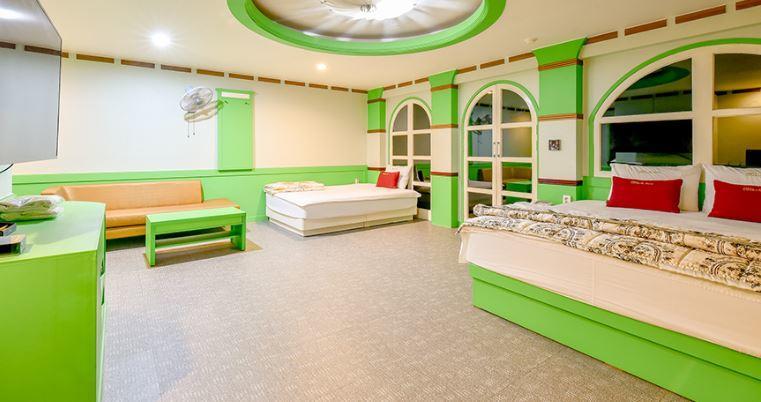 Click 21 Motel