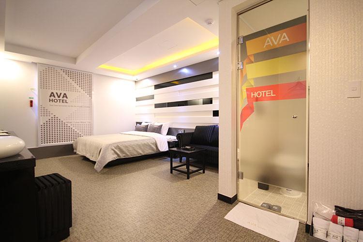 H Moment Songjeong Hotel