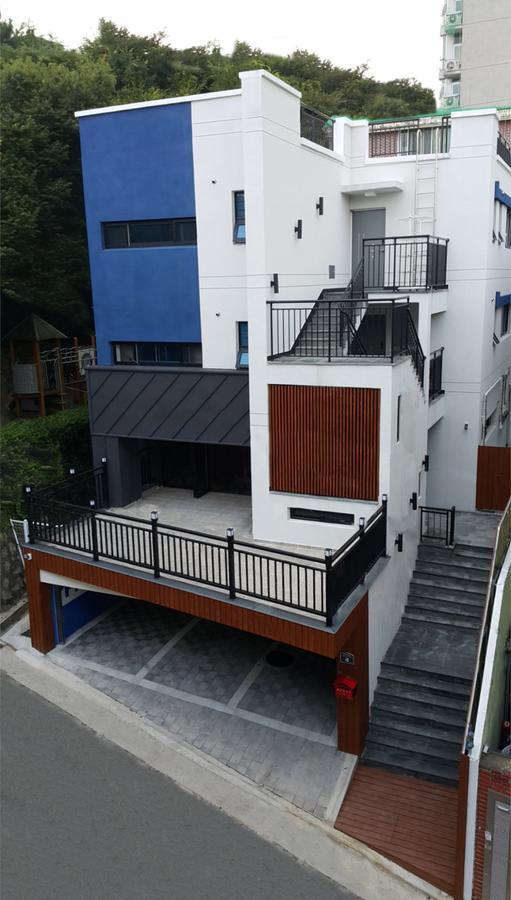Hostel Lia House