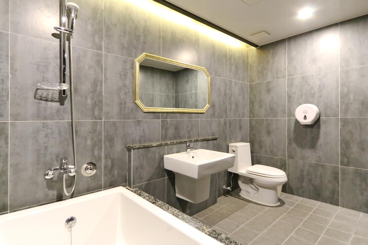 To Heaven Hotel 2*
