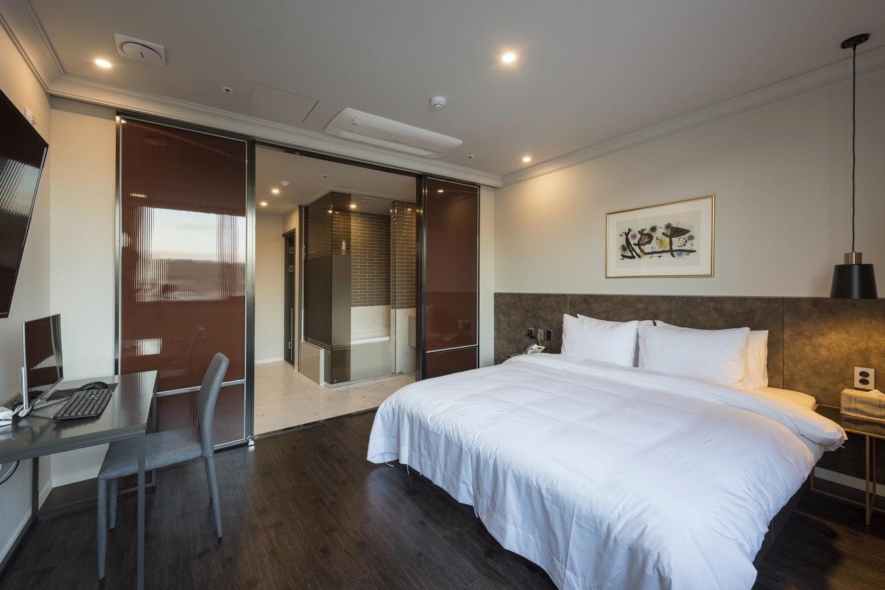 Brown-Dot Hotel Guseo