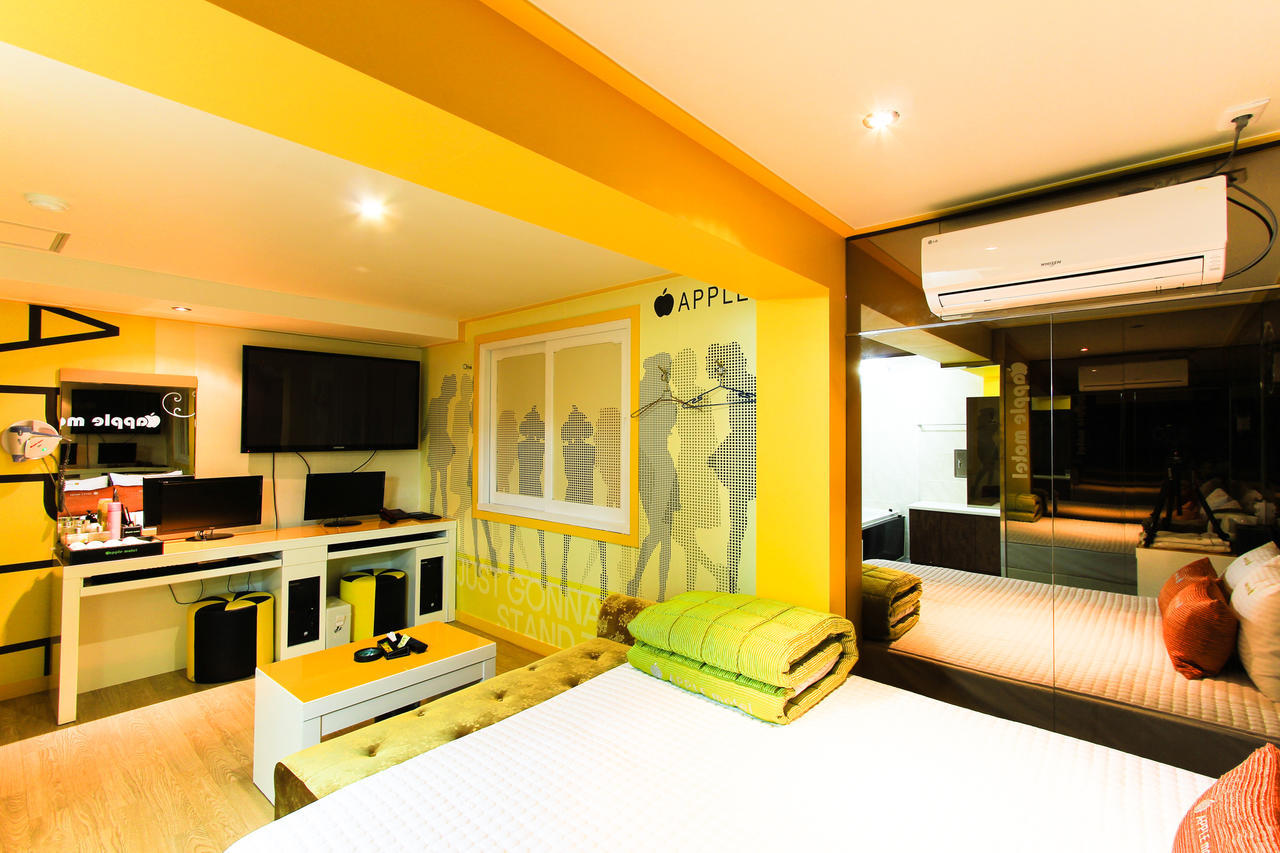 Apple Motel 2*