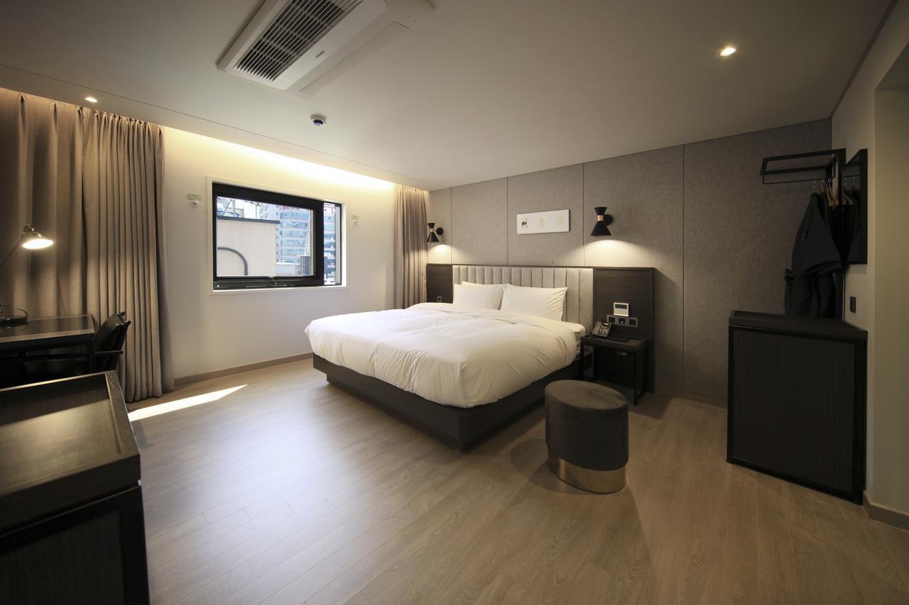 Hound Yeonsan Hotel Busan