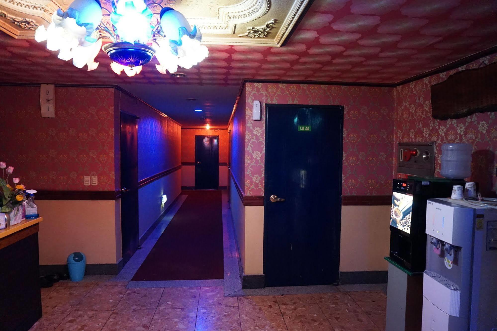 Grand Motel
