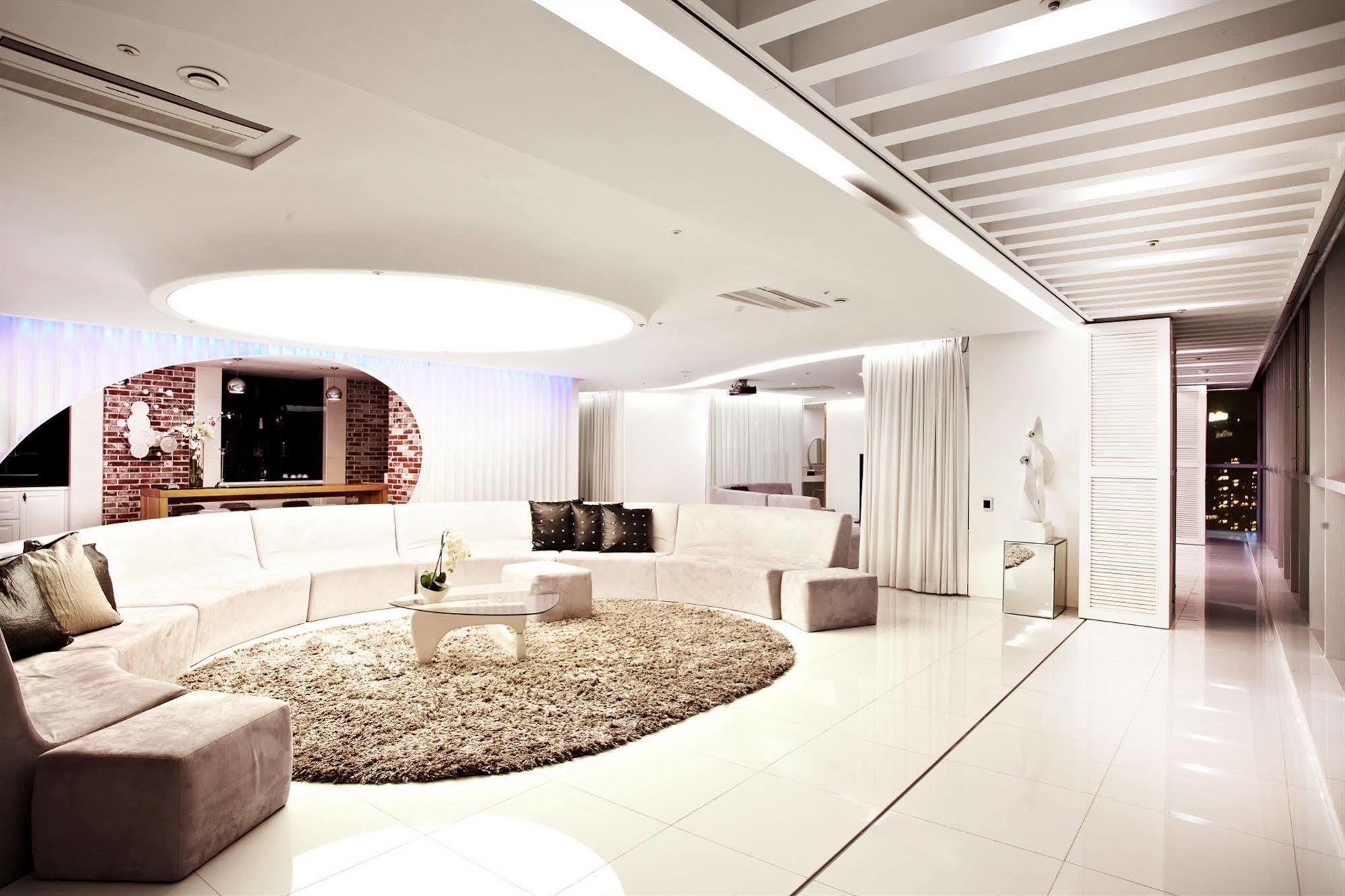 Pale De Cz Lct House Busan