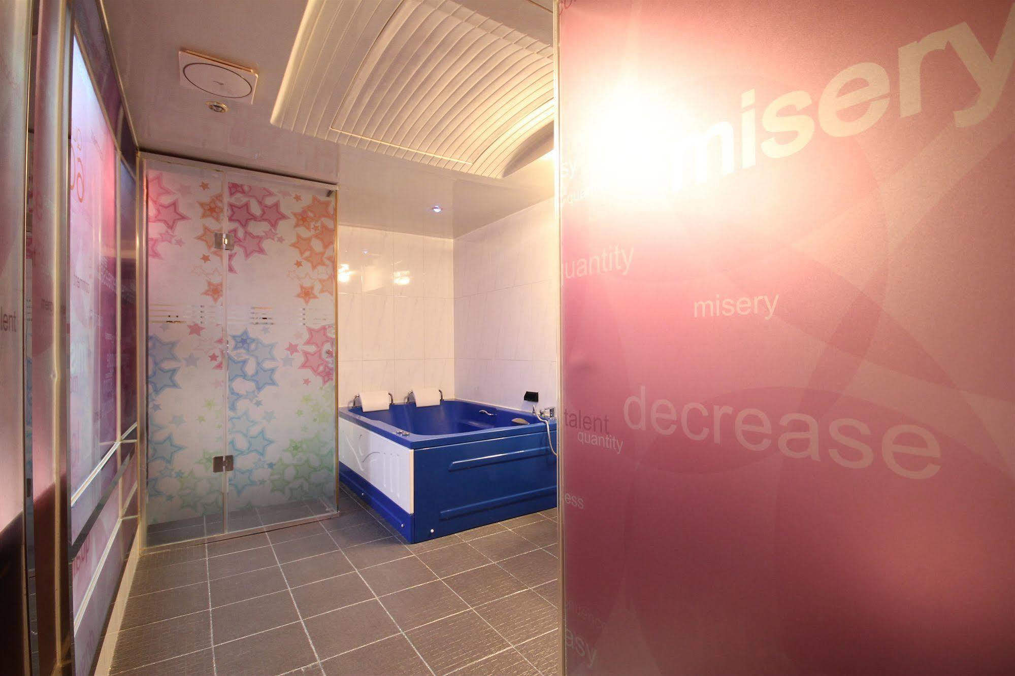 2ne1 Hotel Busan
