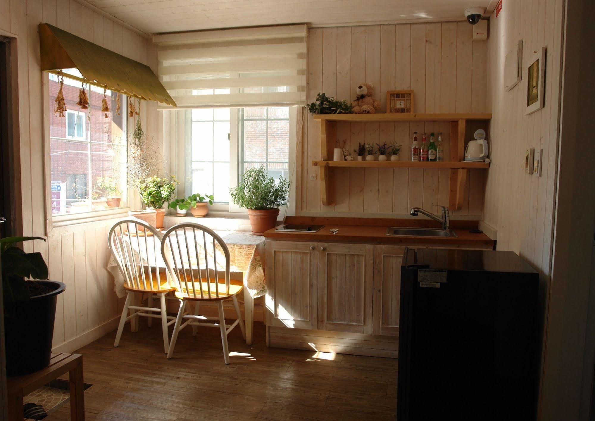 Hostel White Island Bed & Breakfast