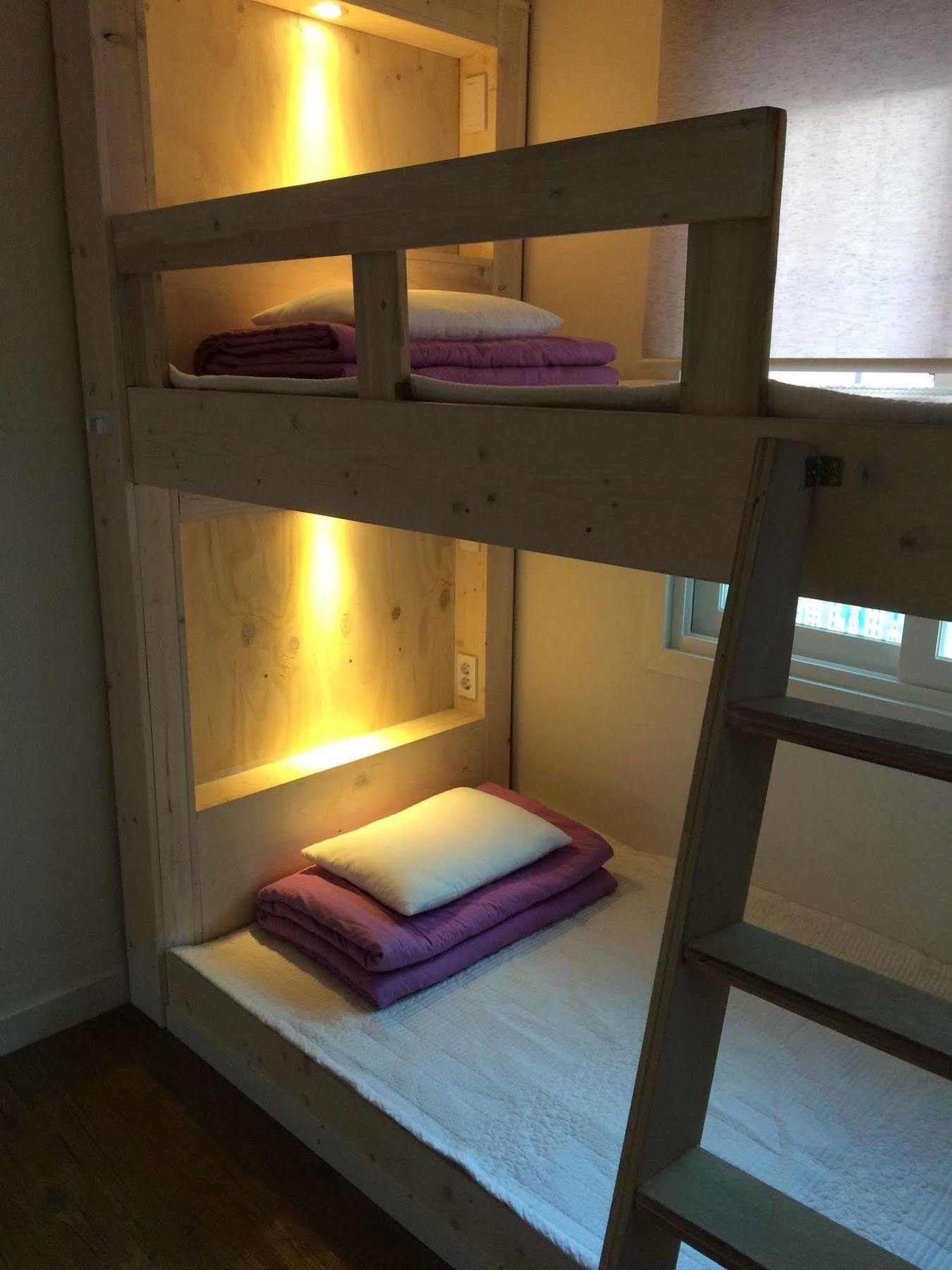 White Island Bed & Breakfast Hostel *
