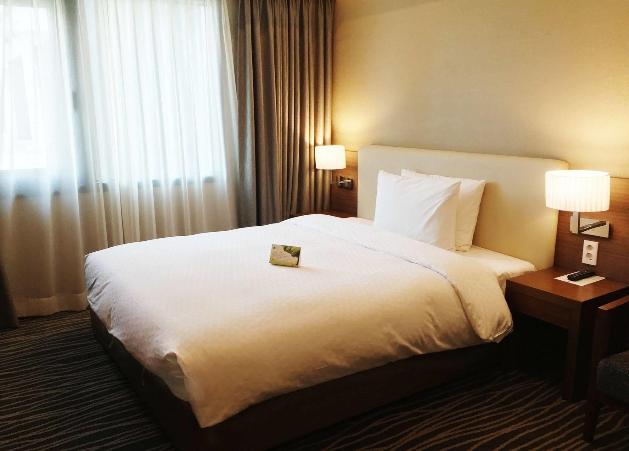 Business Hotel 3*