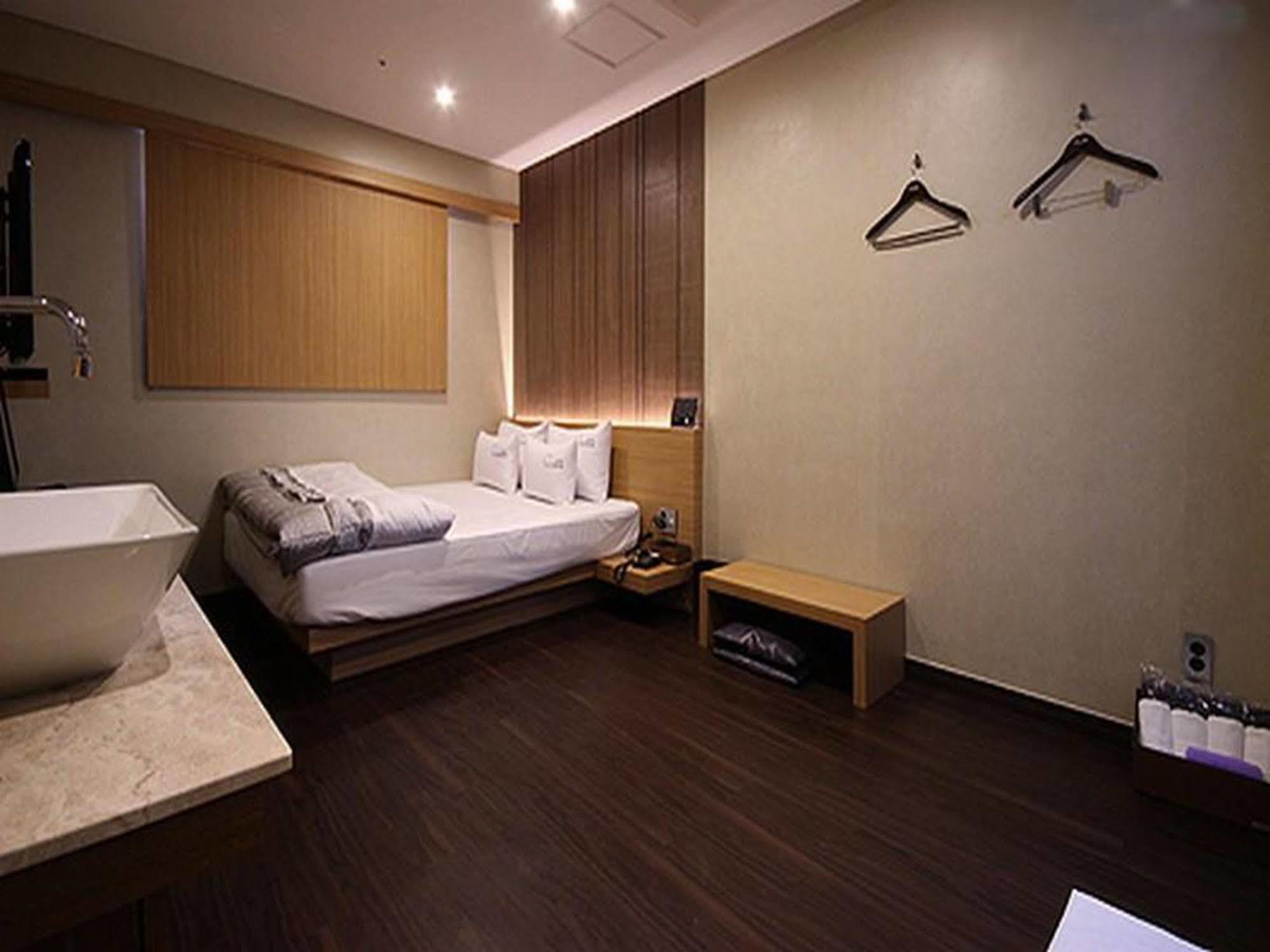Hotel Nampo Comma