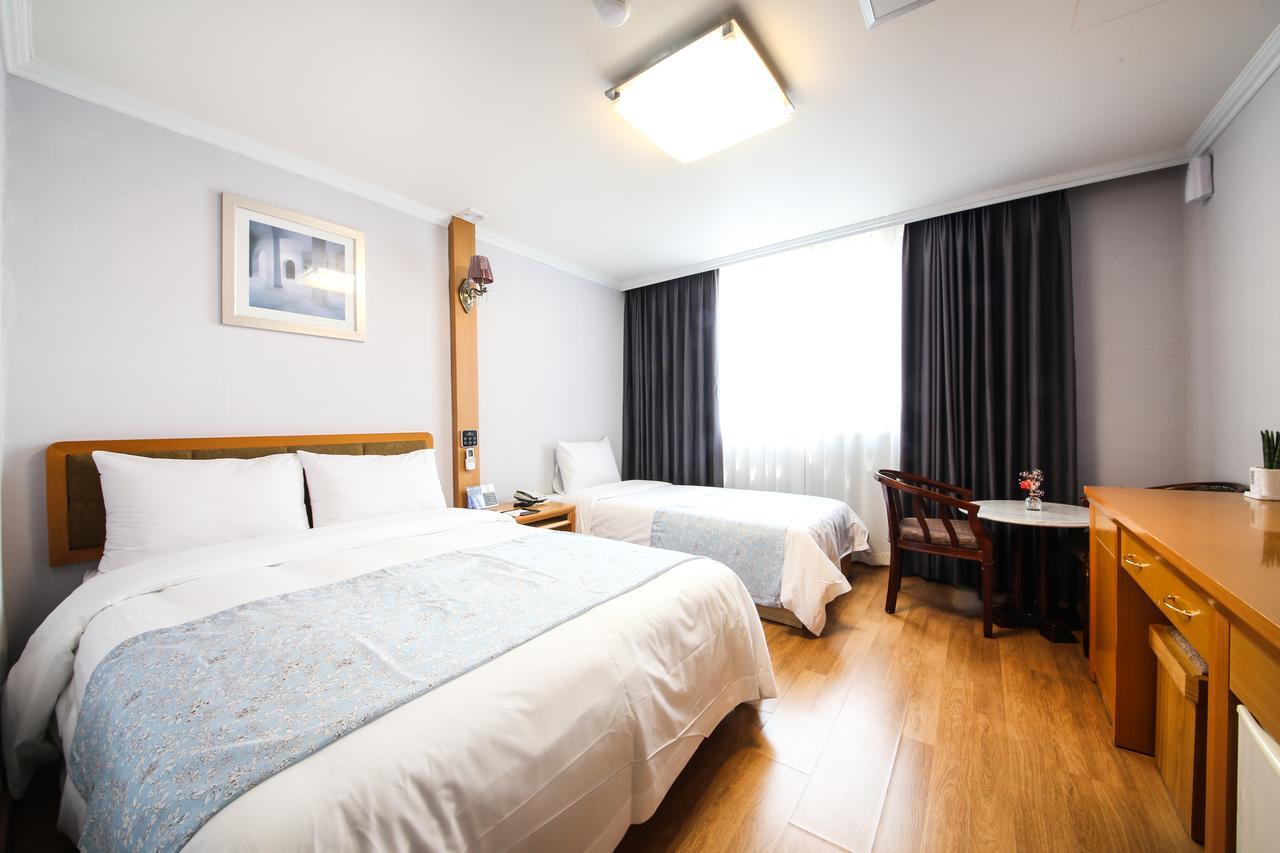 Utopia Hotel