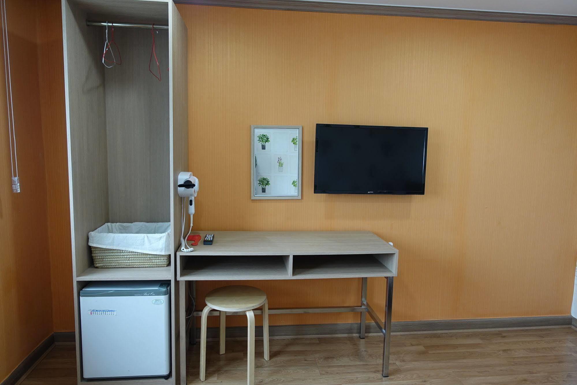 Yellow Songdo Hotel 2*