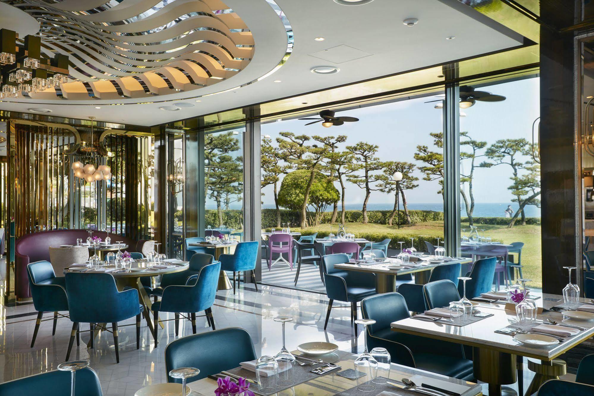 Khách sạn Paradise