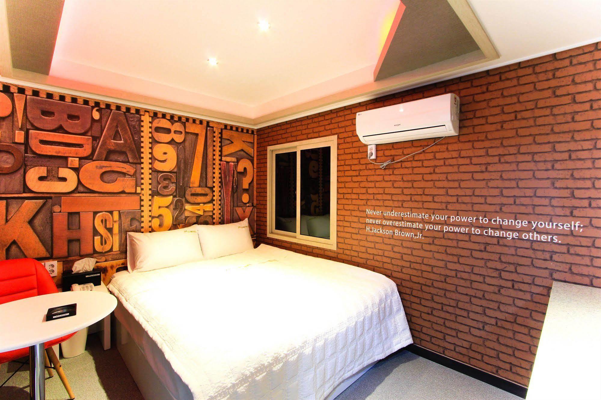 M2 Motel