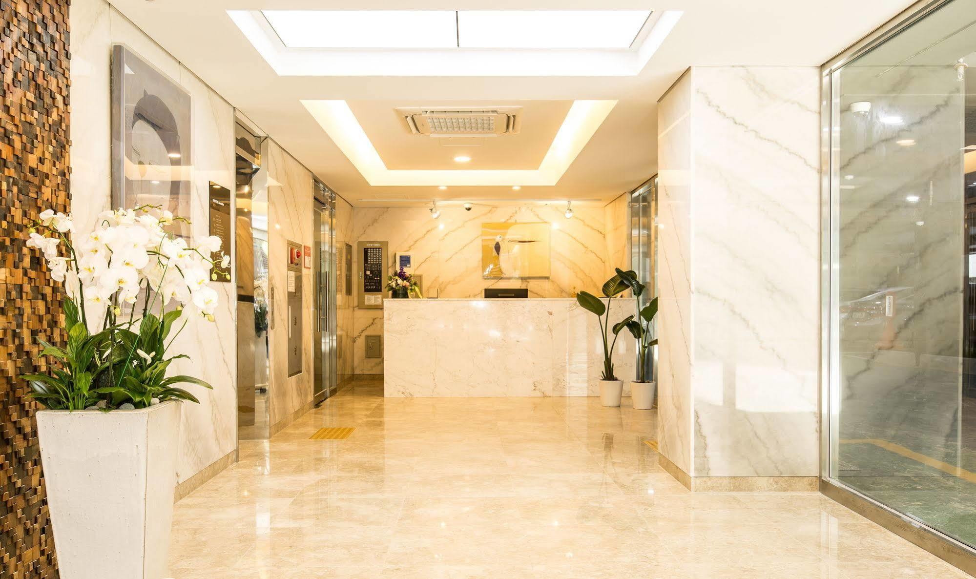 Hotel Sleep With Your Own Pet Only - The Petel Busan