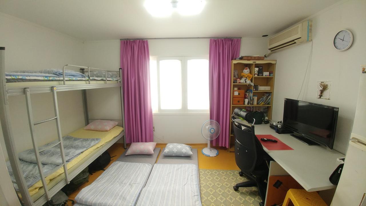 Apartment Exclusive Use Whole House For *