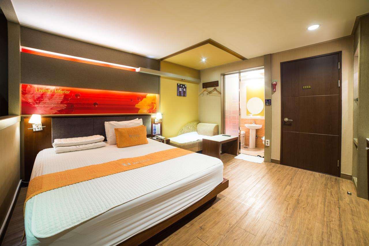 U Hotel