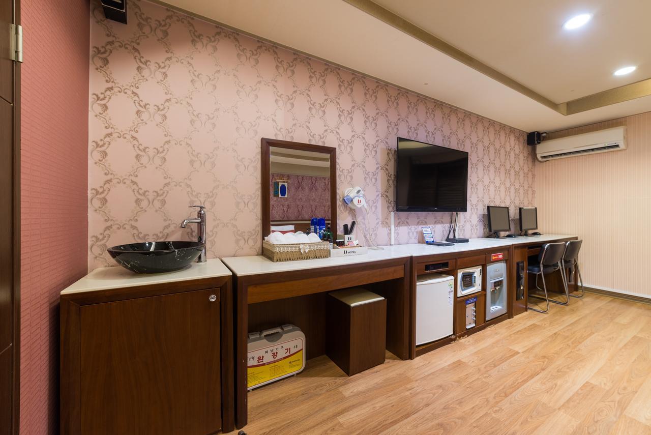 U Hotel