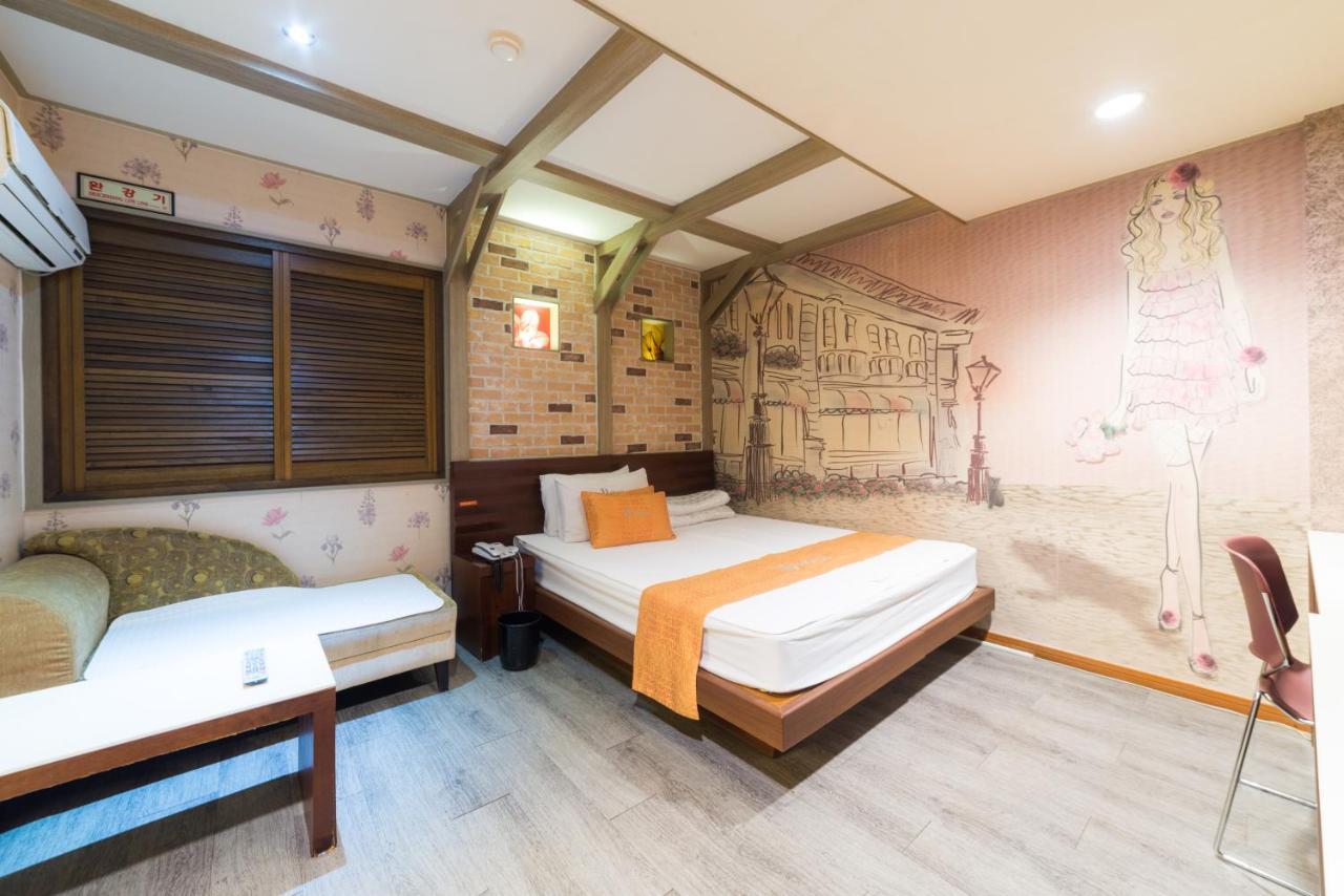 Hotel U 2*