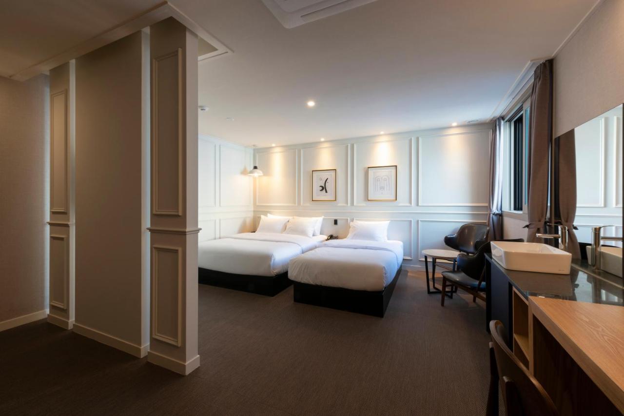 No. 25 Signature Daecheong Hotel