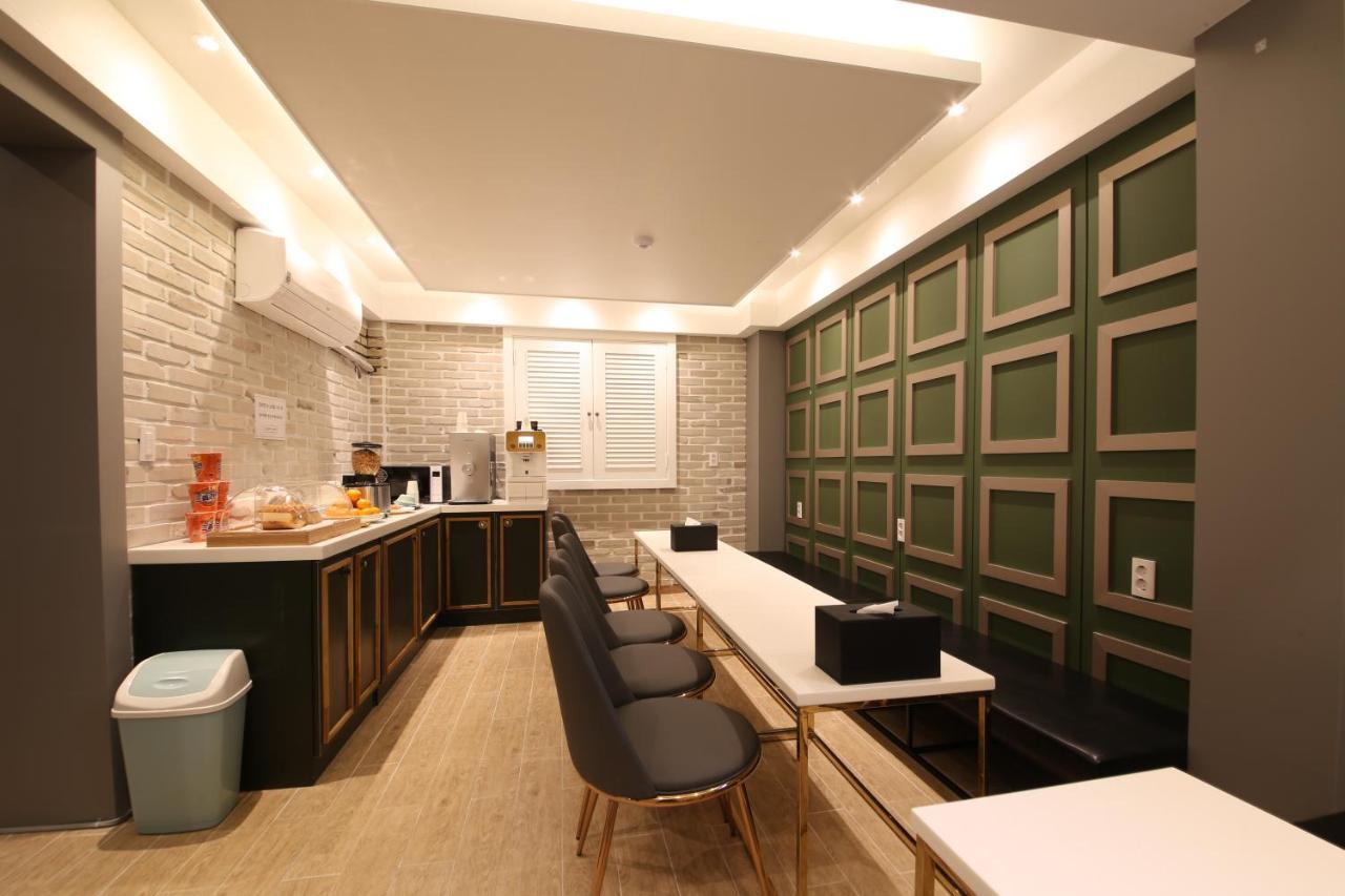 Cheese Hotel 3*