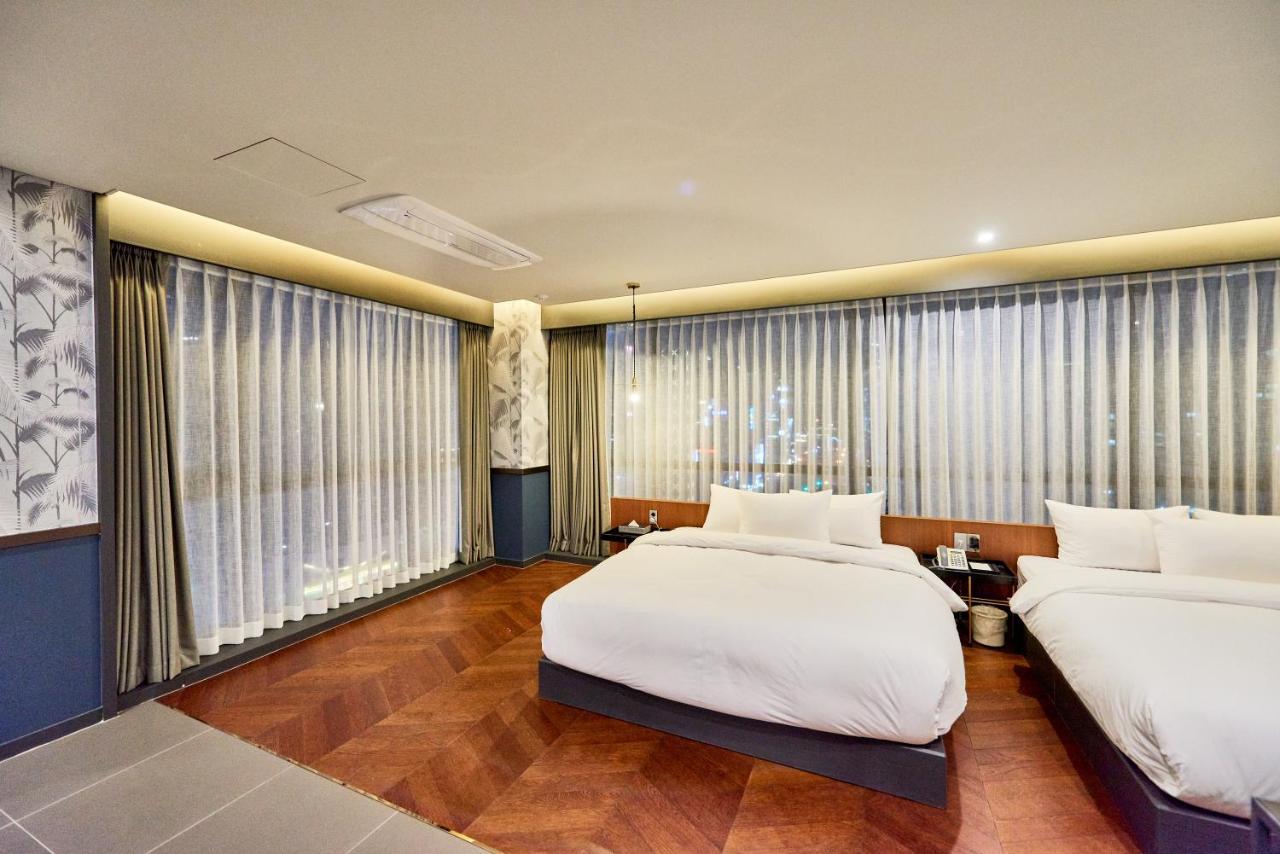 Brown Dot Songjung 3* Busan
