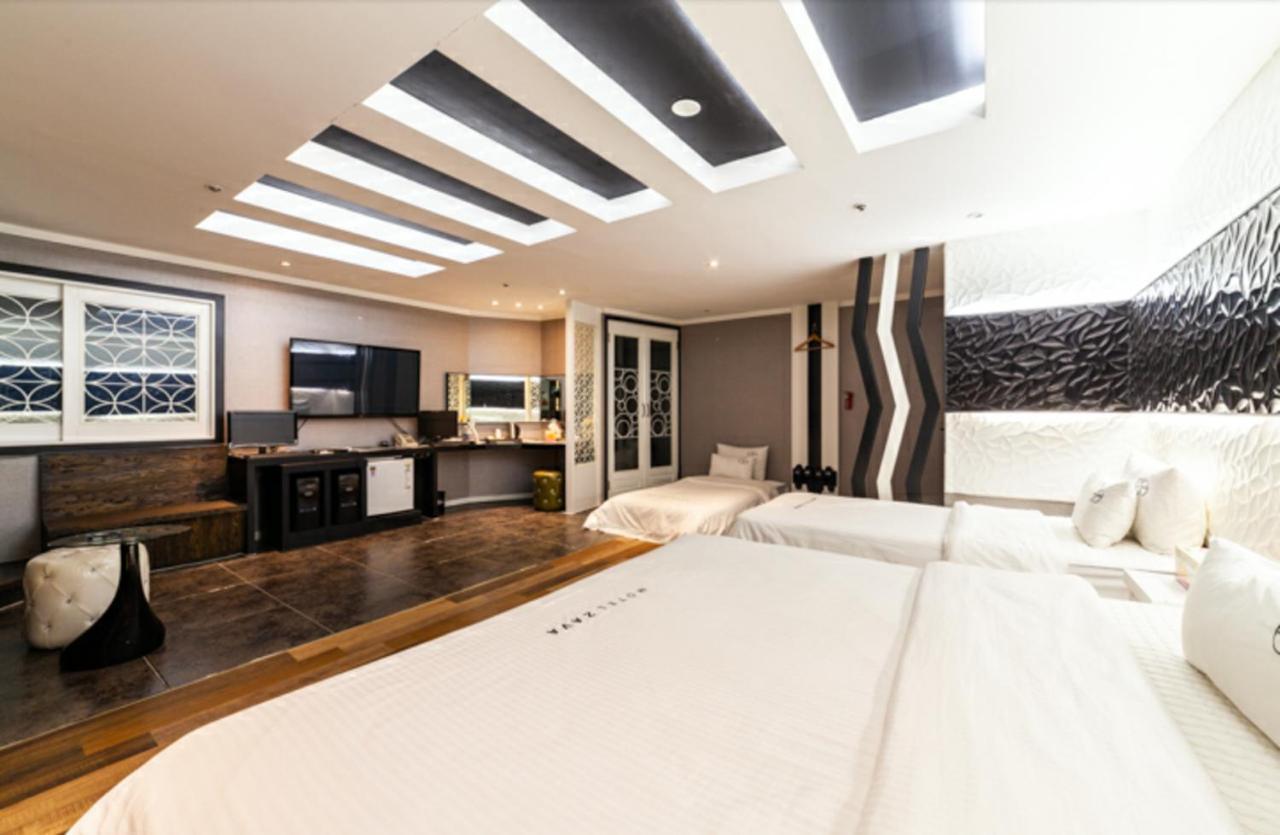 Zava Motel 2*