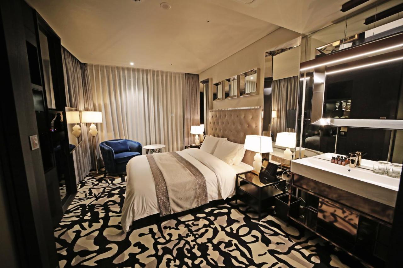 Louis Hamilton Gwangan Hotel