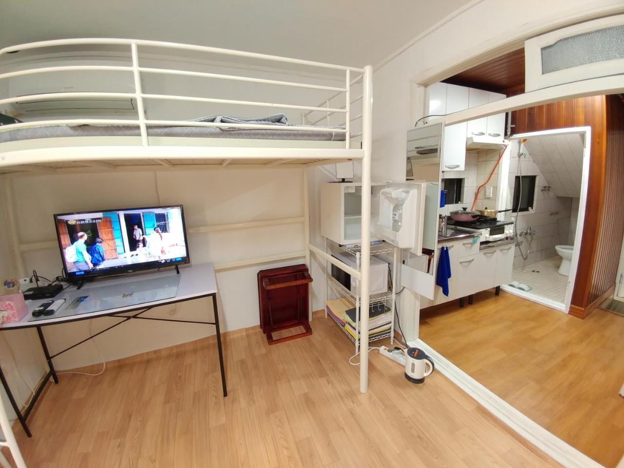 Exclusive Use Whole House For Apartment *