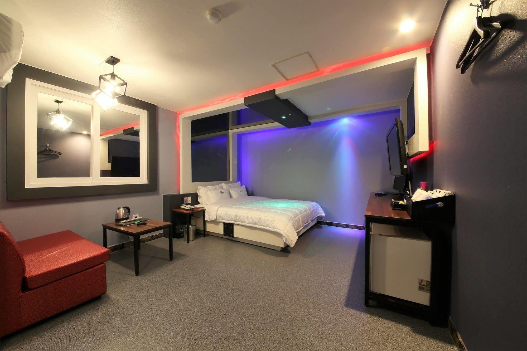 Vovtel Motel