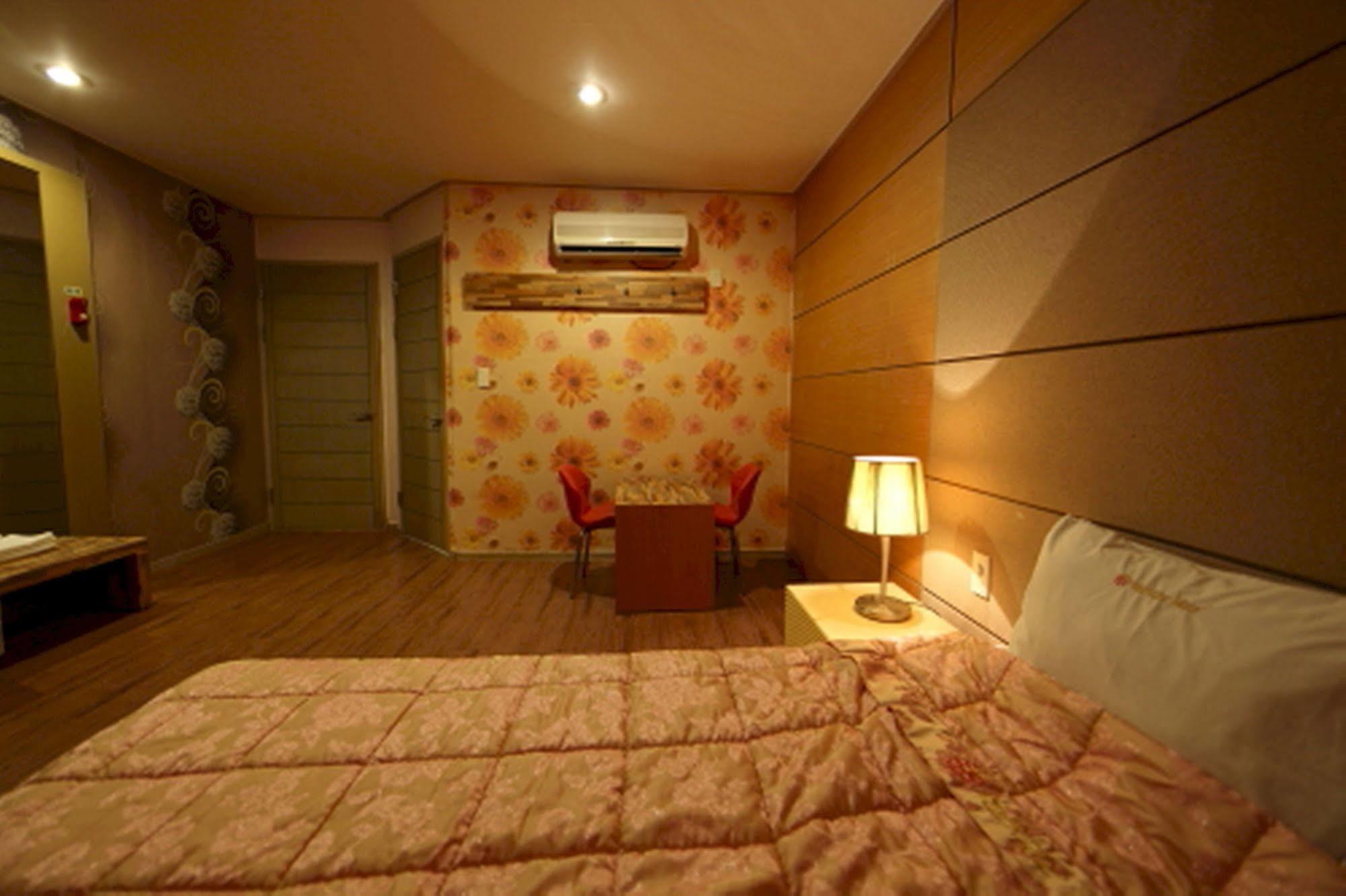 Valentine 2* Busan