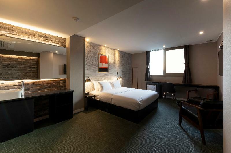 No. 25 Signature Daecheong Hotel