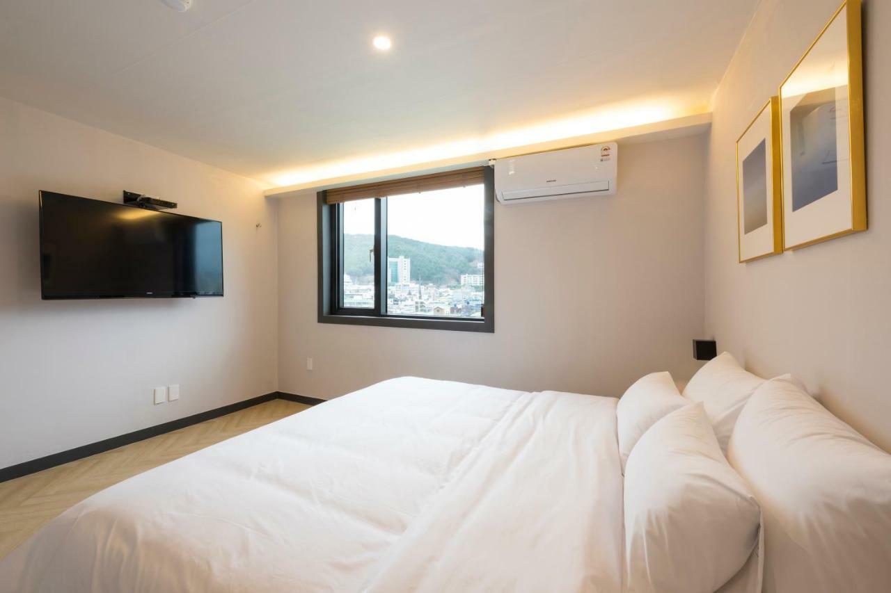 No. 25 Yongho 2* Busan