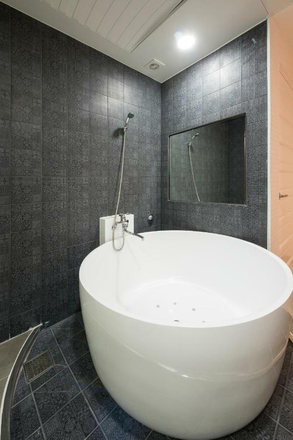No. 25 Yongho Hotel Busan