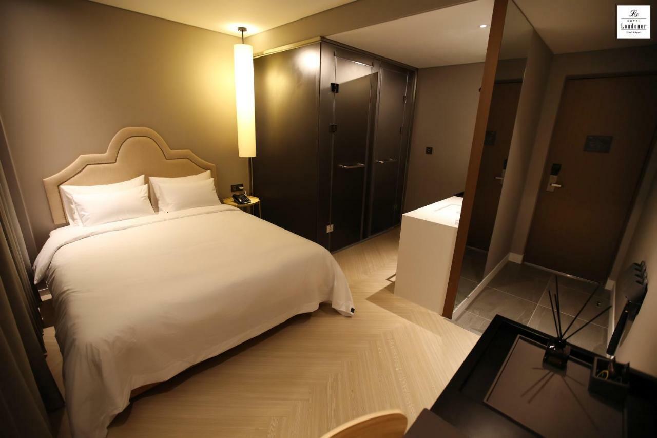 Hotel Londoner Gwangan 3*