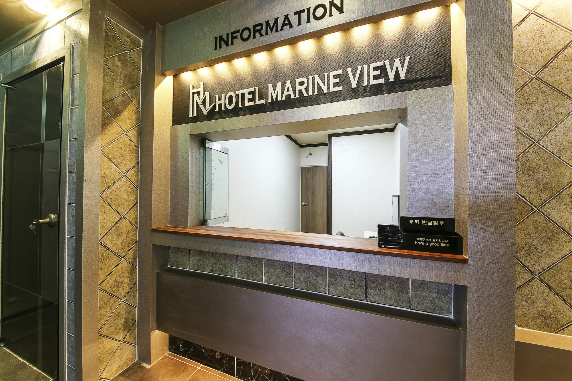 Hotel The Marine View