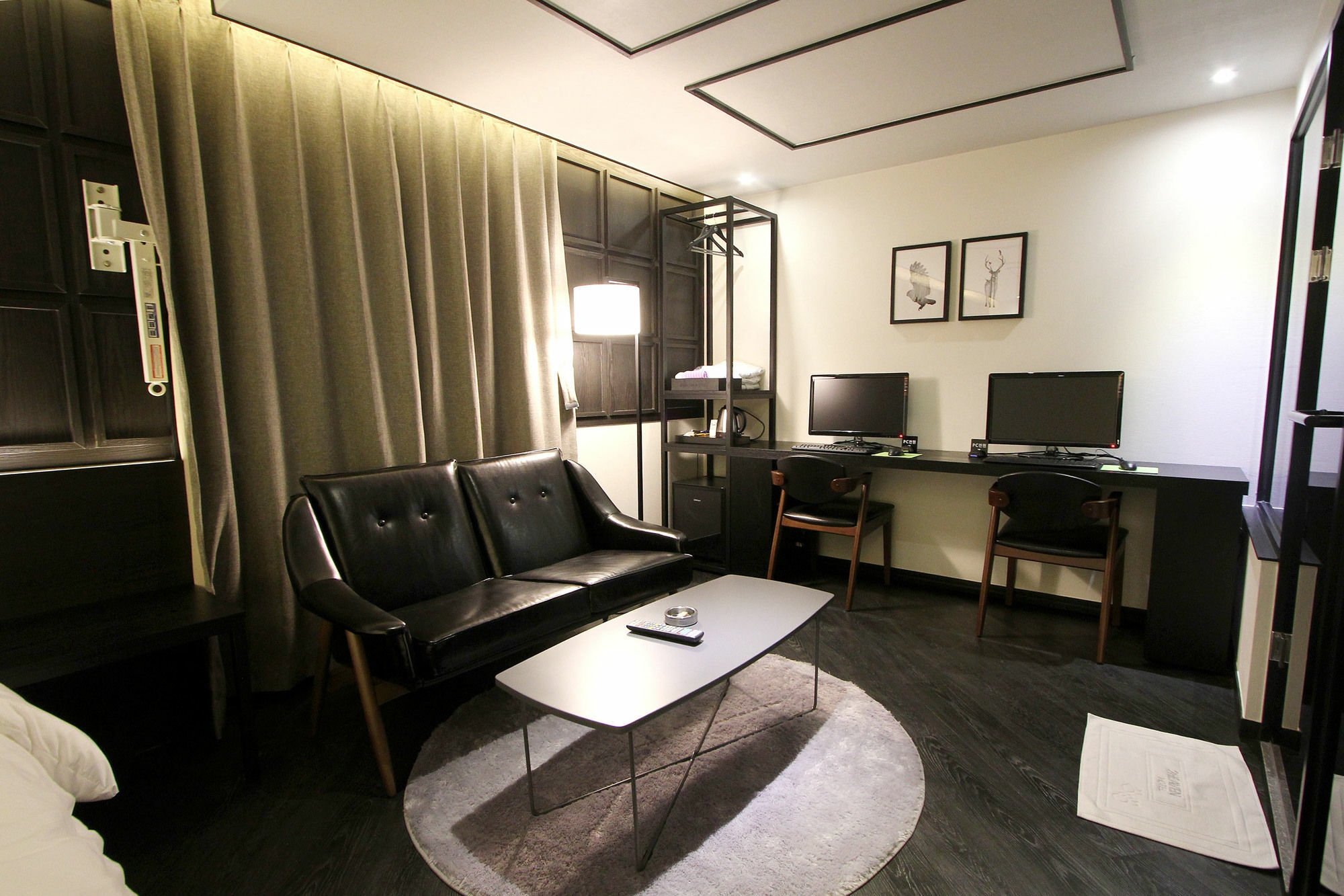 Hotel To Heaven 2*