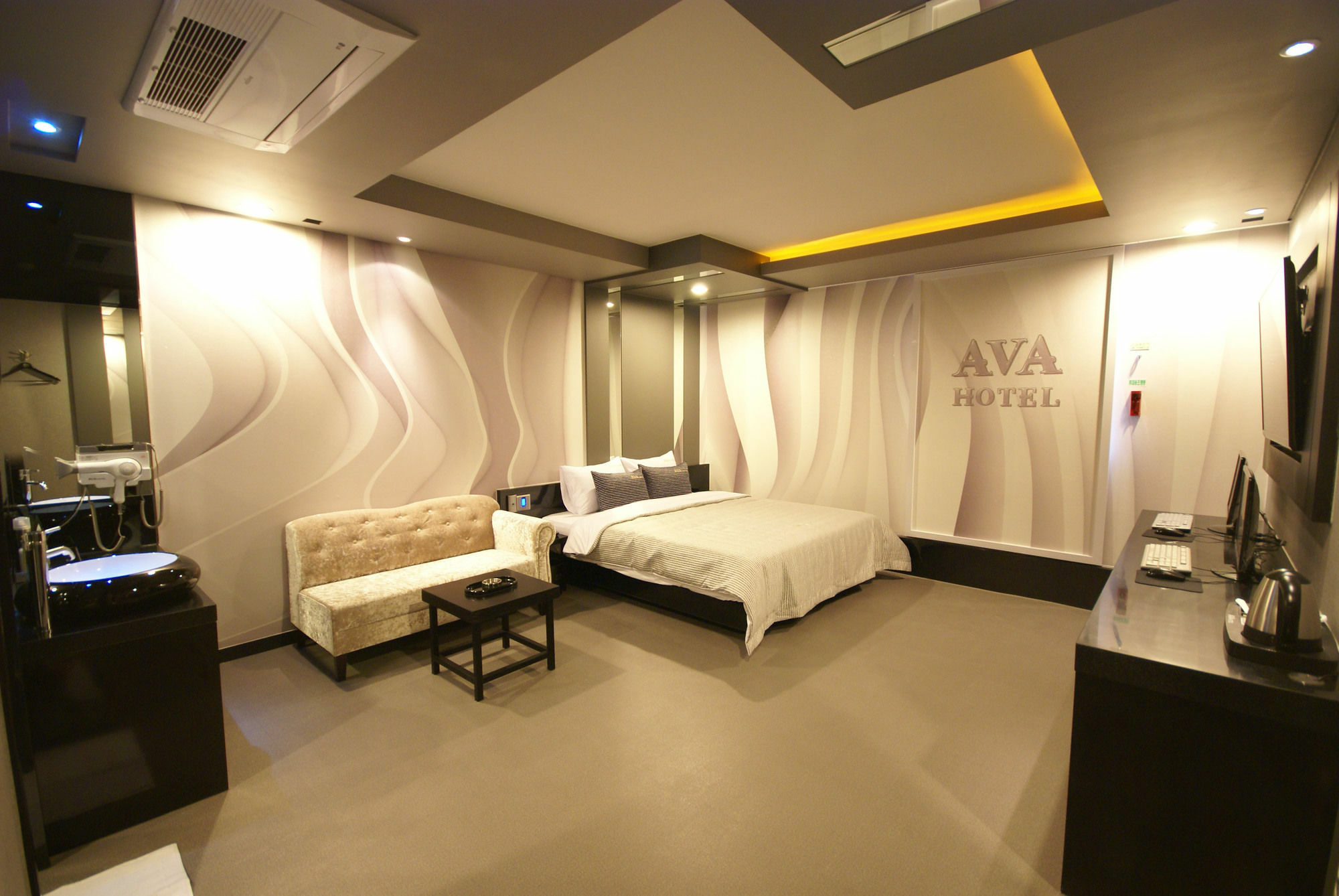 Hotel H Moment Songjeong Busan