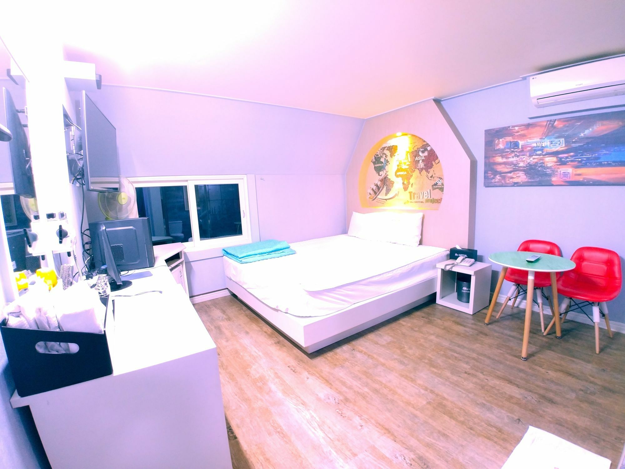 Hotel 9st Traveltel 2*
