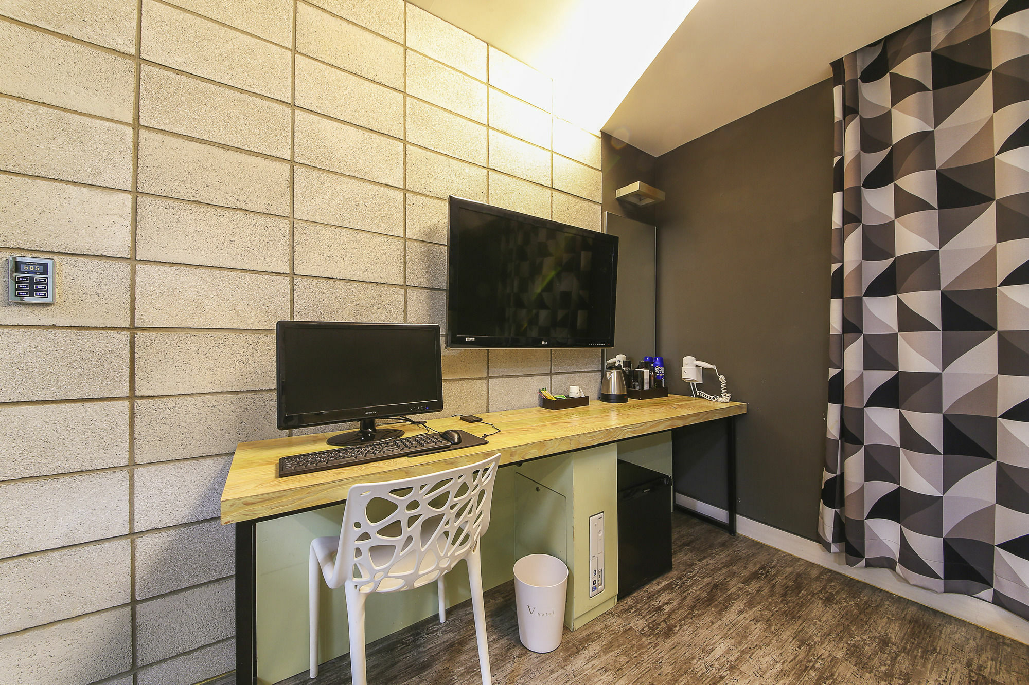 Hotel V 2*