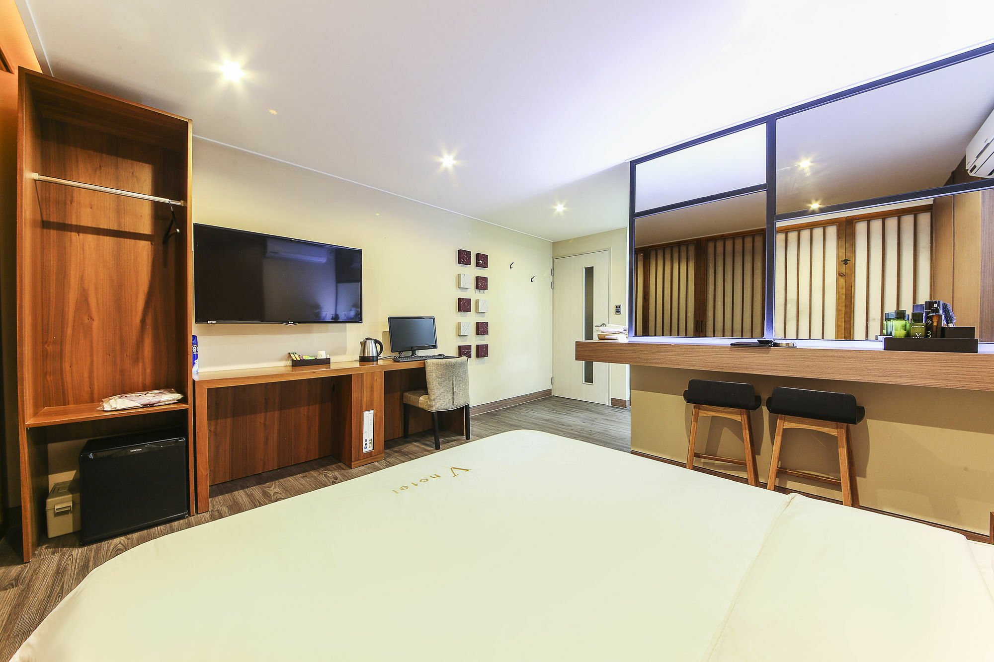 V Hotel