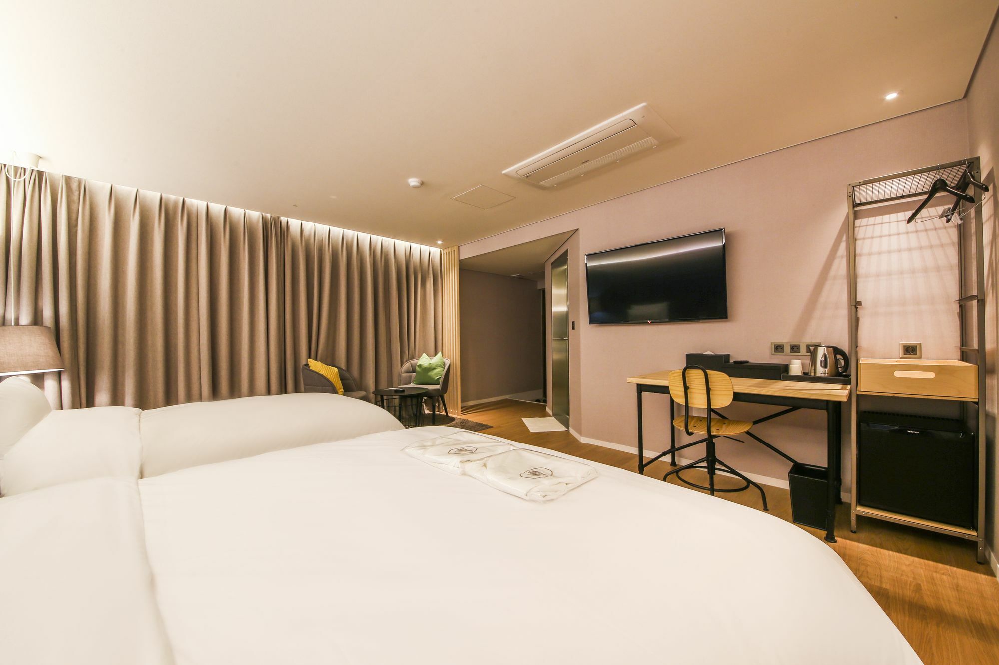 Londoner Hwamyeong Hotel