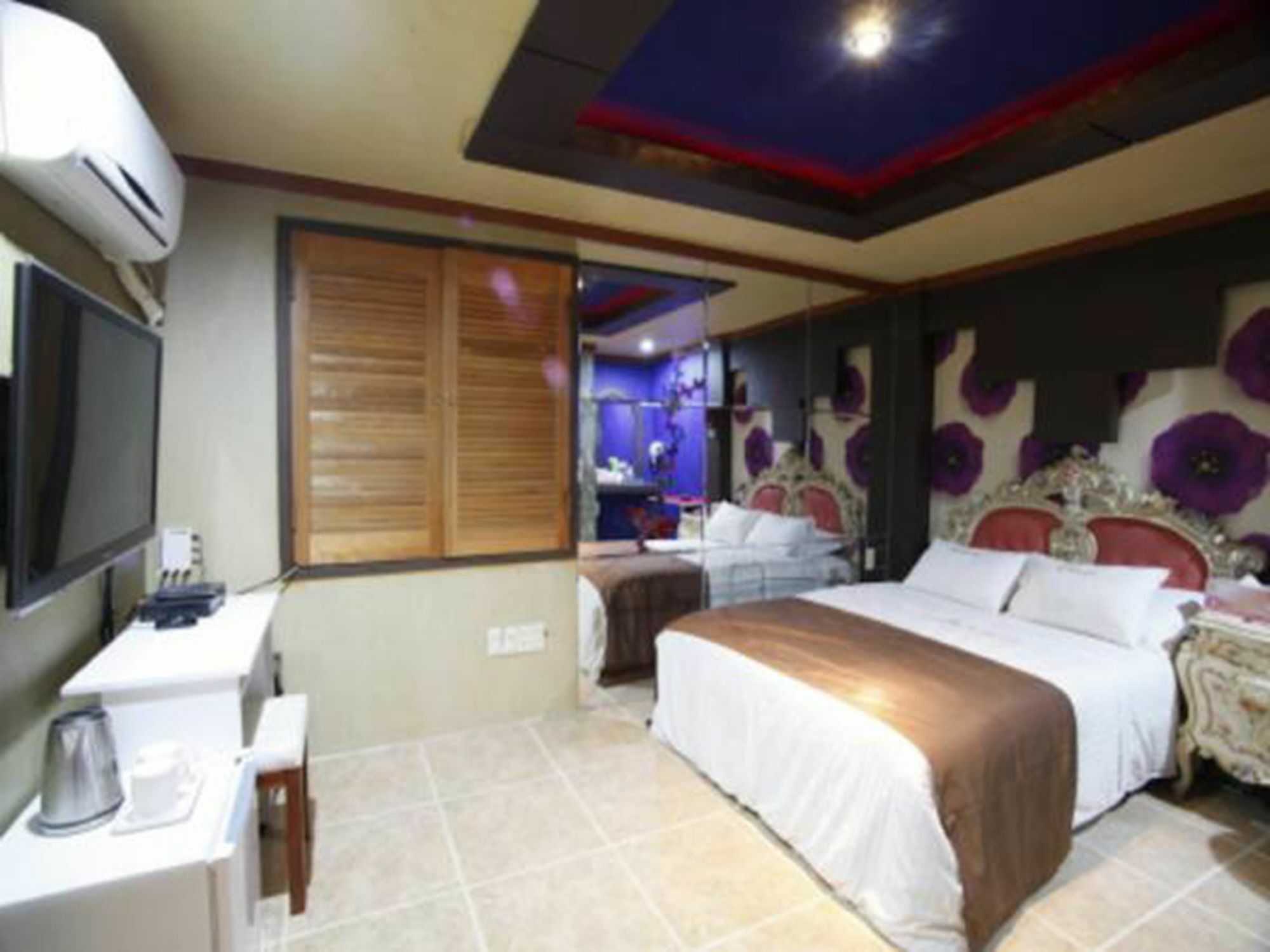 Motel Queen