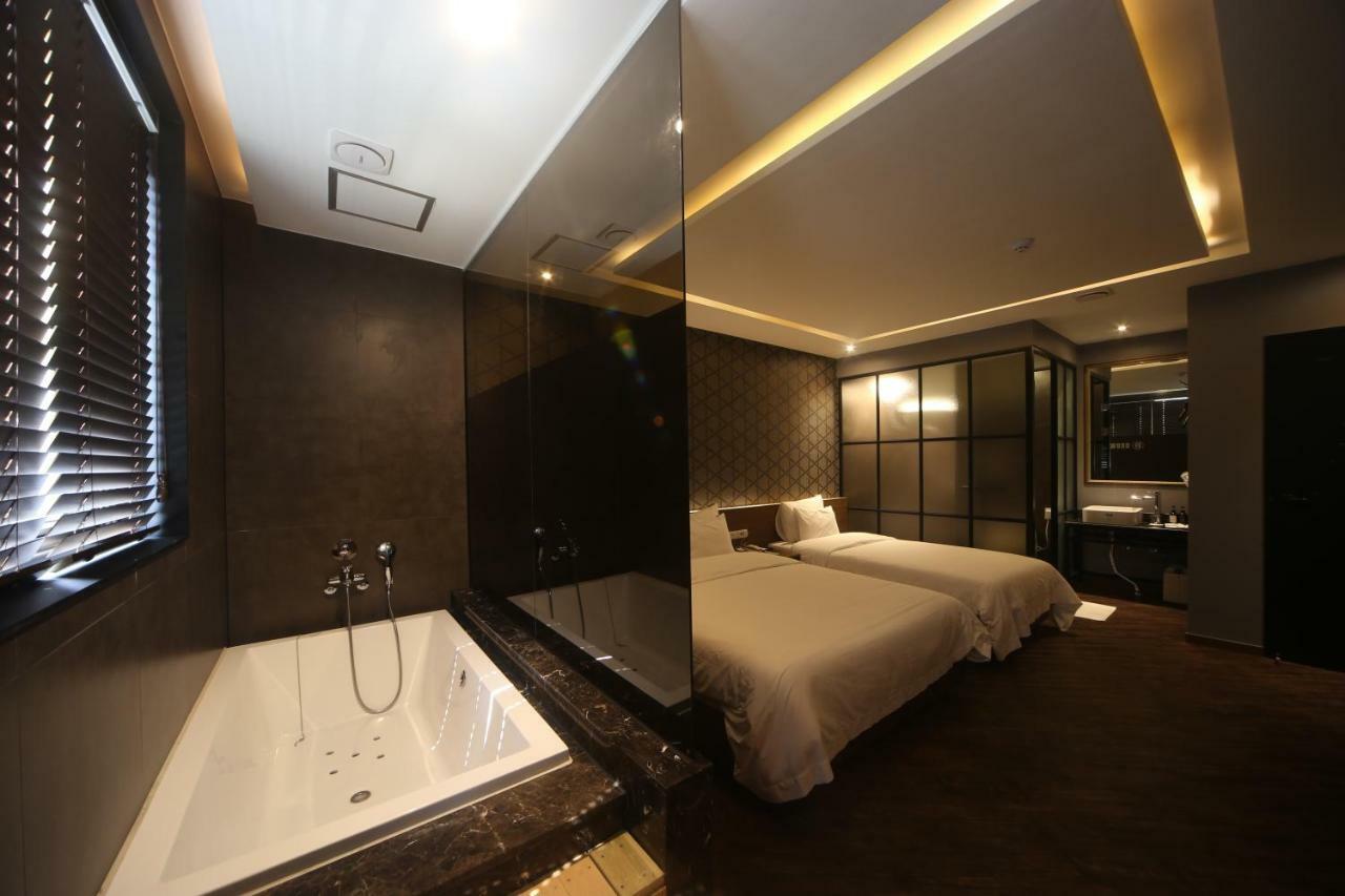 Beomil Brown Dot Hotel 2*