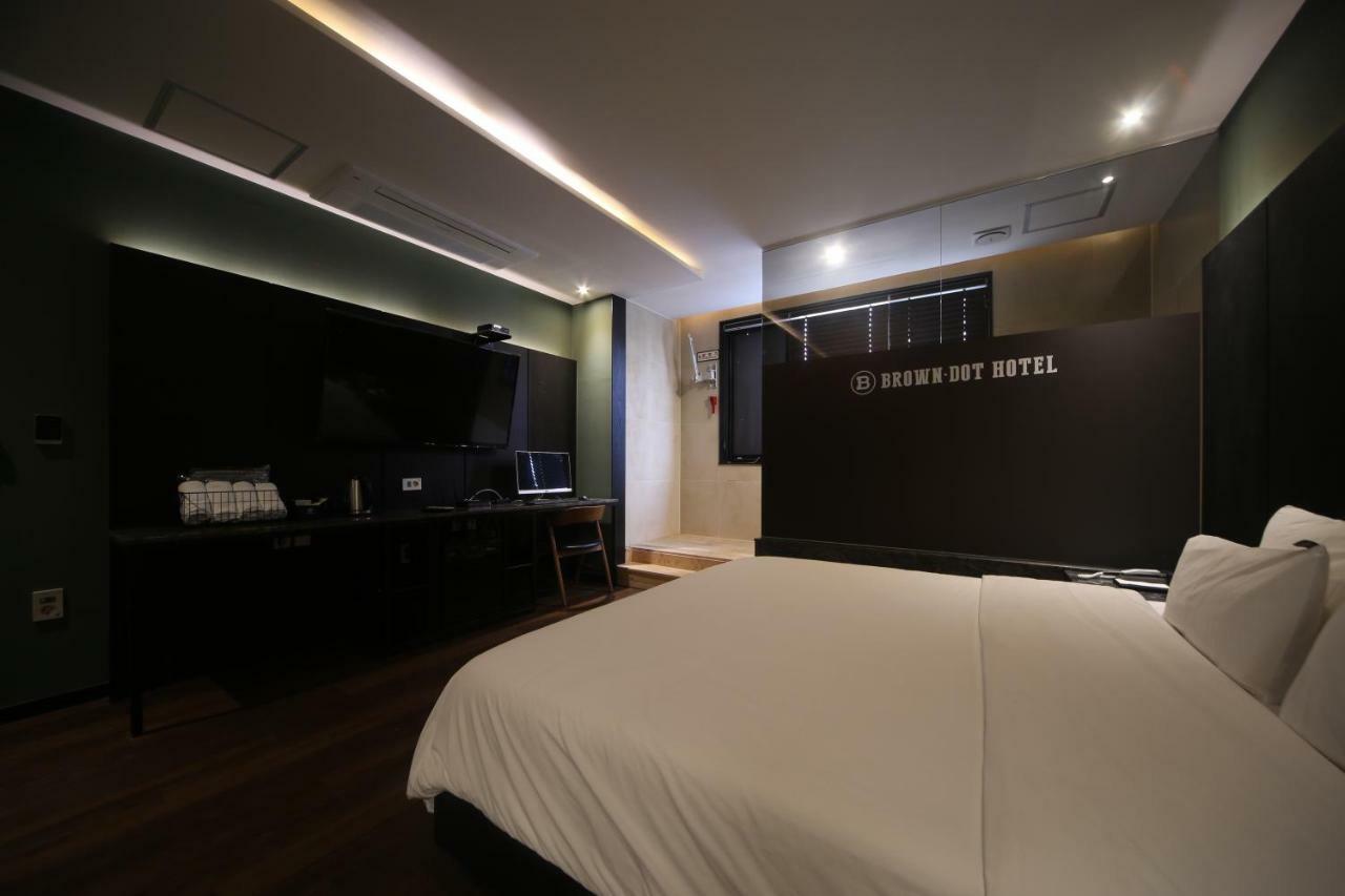 Hotel Beomil Brown Dot 2*