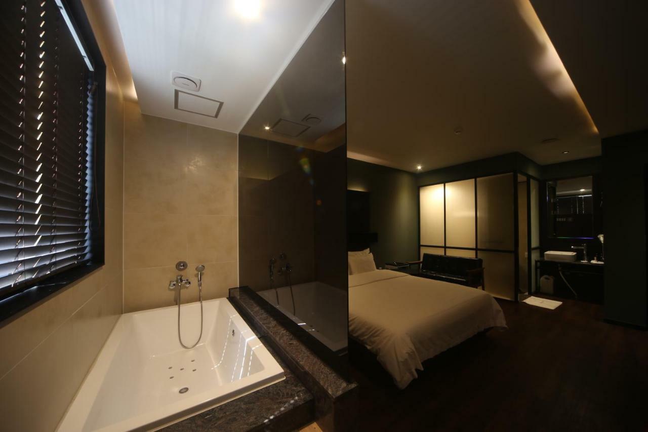 Beomil Brown Dot Hotel