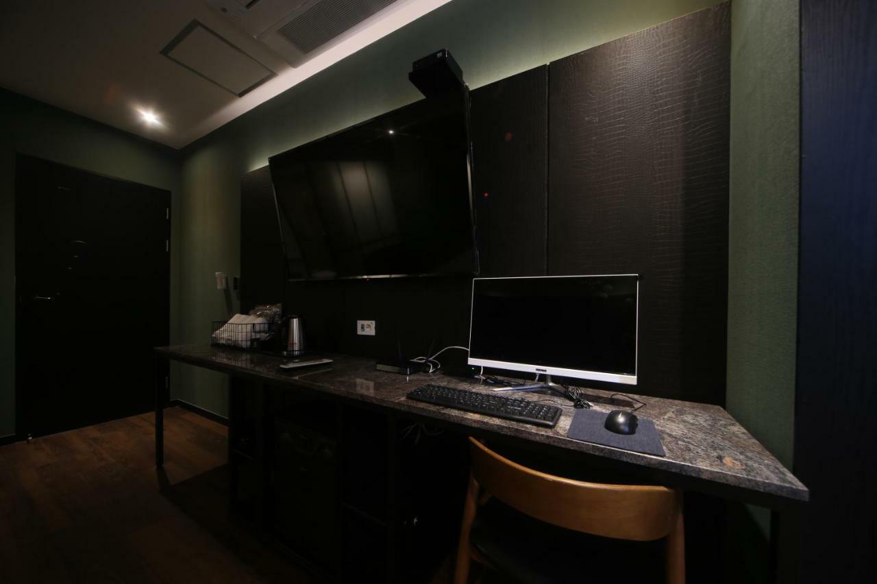 Beomil Brown Dot Hotel